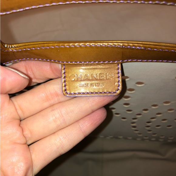 Authentic CHANEL CC Logo Patent Leather Perforated Large tote & Pouch 2Pc Set - Picture 7 of 17